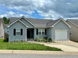 featured image of 33 Woodcreek Cir