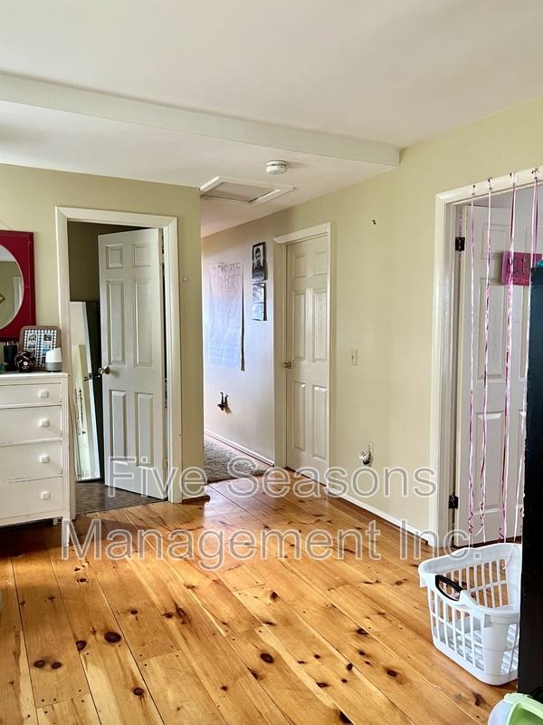 119 N Winooski Ave - Photo 2 of 23