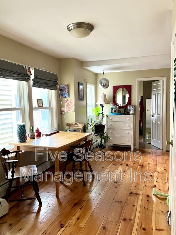 119 N Winooski Ave - Photo 3 of 23