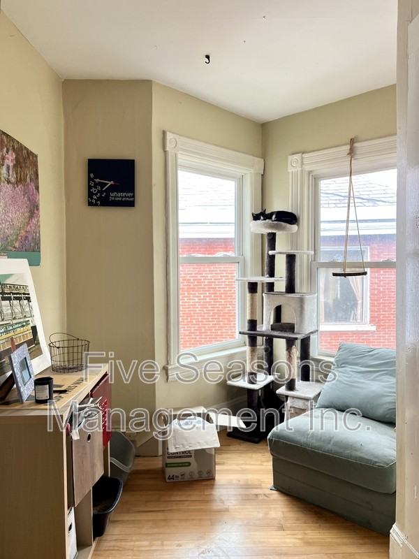 119 N Winooski Ave - Photo 4 of 23