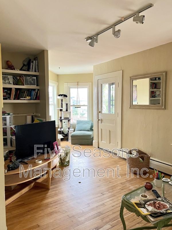 119 N Winooski Ave - Photo 7 of 23