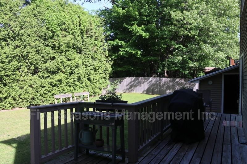 70 Pleasant Ave - Photo 5 of 48
