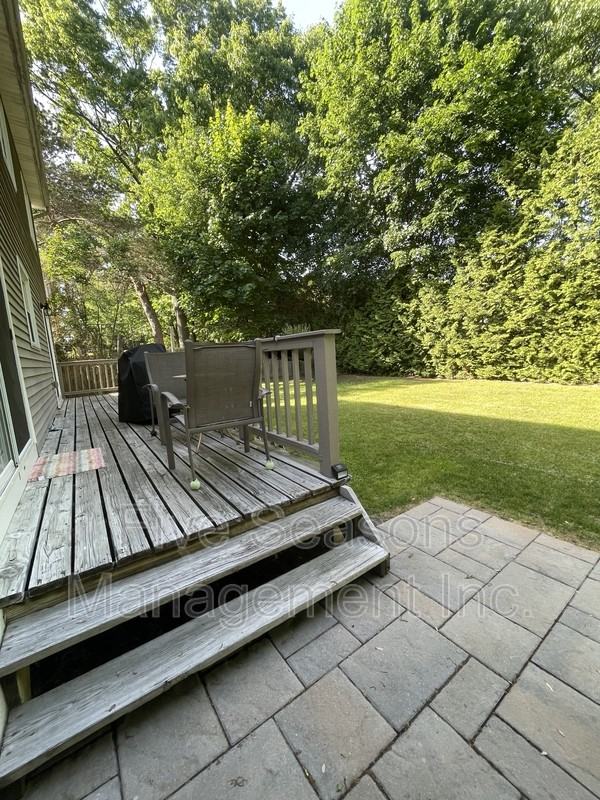 70 Pleasant Ave - Photo 6 of 48