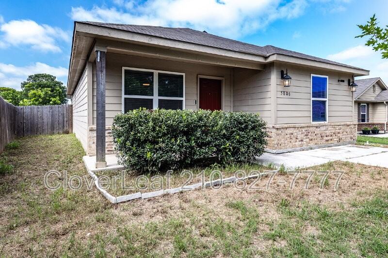 5806 Machaela Trce - Photo 3 of 30