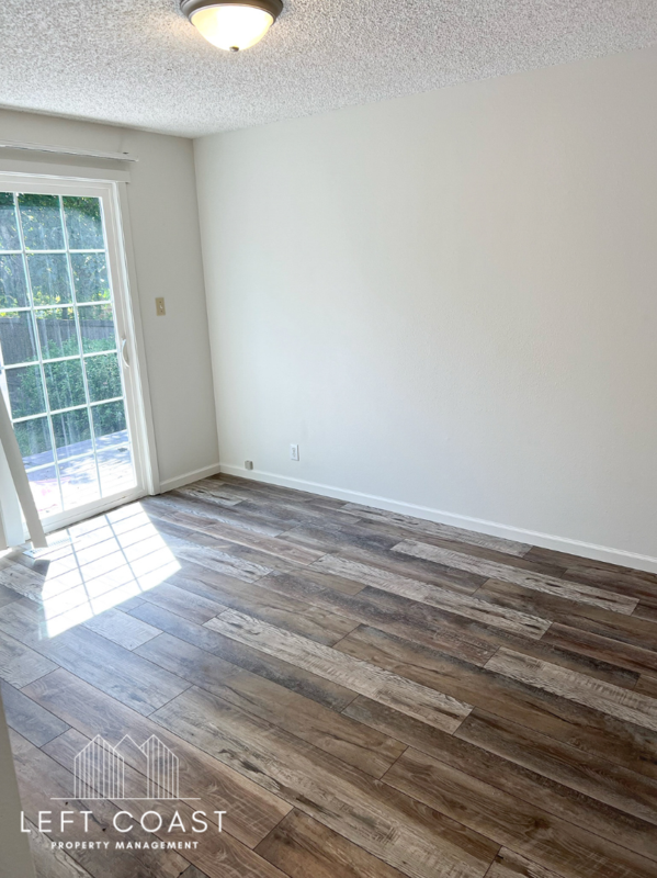 1690 Nw 36th St - Photo 3 of 20