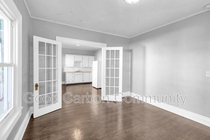 331 Schenck St #2