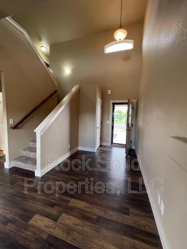 3712 Gunsmoke Rd - Photo 2 of 41