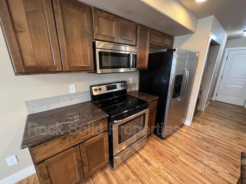 3712 Gunsmoke Rd - Photo 7 of 41