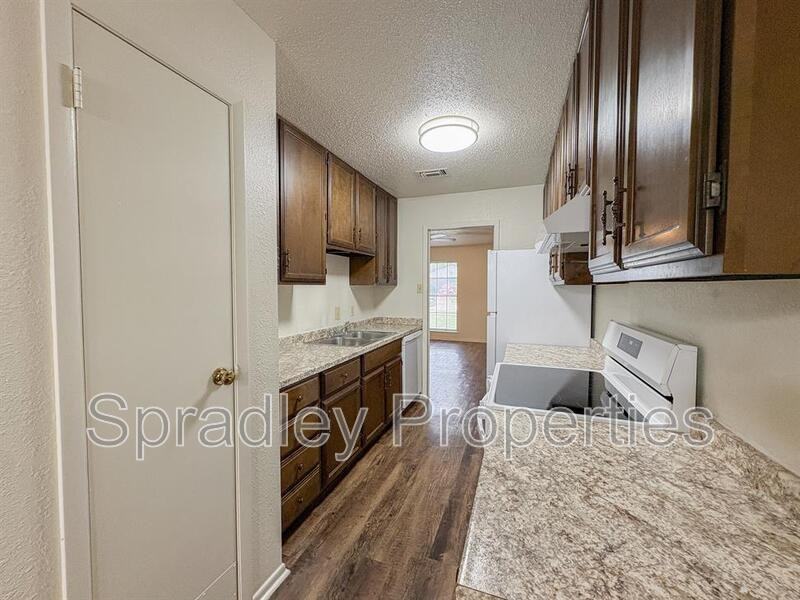 505B Phoenix Dr - Photo 4 of 15