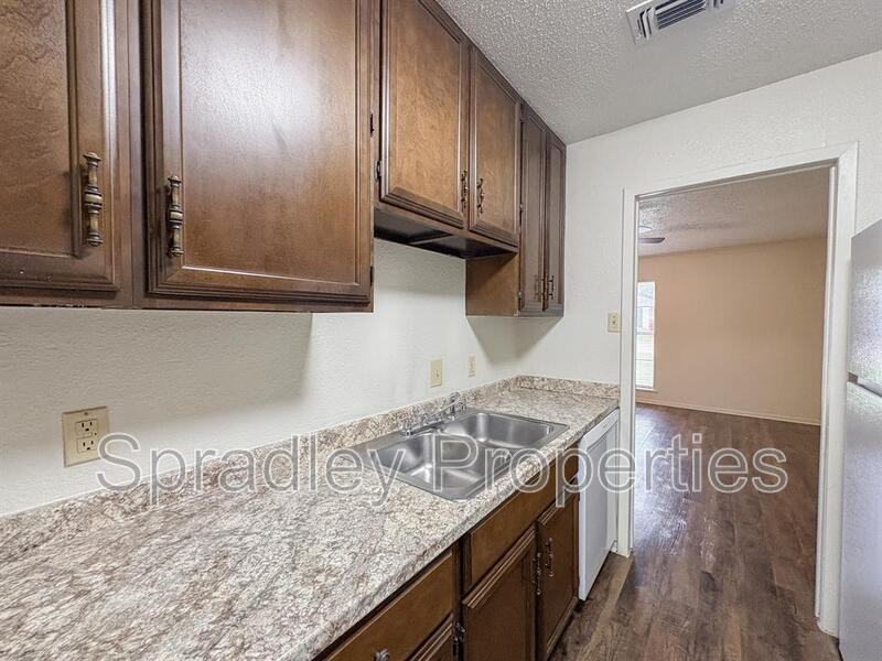 505B Phoenix Dr - Photo 5 of 15
