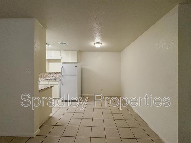 121 406C N Lp - Photo 4 of 12