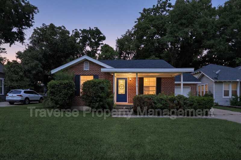 304 S Waco St - Photo 2 of 26