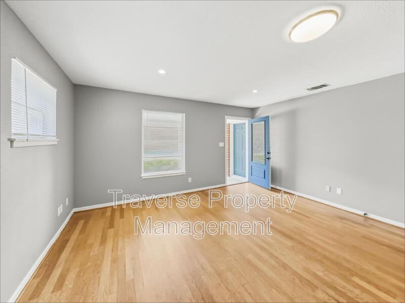 304 S Waco St - Photo 5 of 26