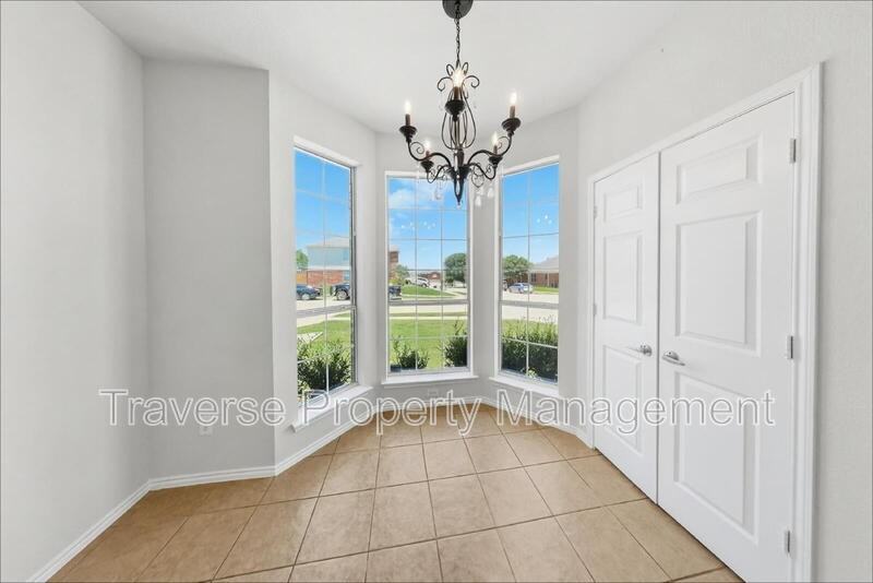 10001 Blue Bell Dr - Photo 5 of 26