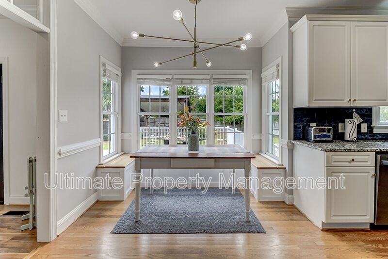 7022 Cayman Ct - Photo 7 of 40