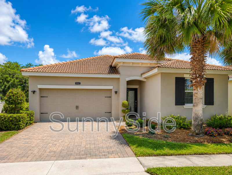 1047 Oak Bluff Dr - Photo 3 of 45