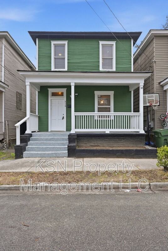 716 W 38th St