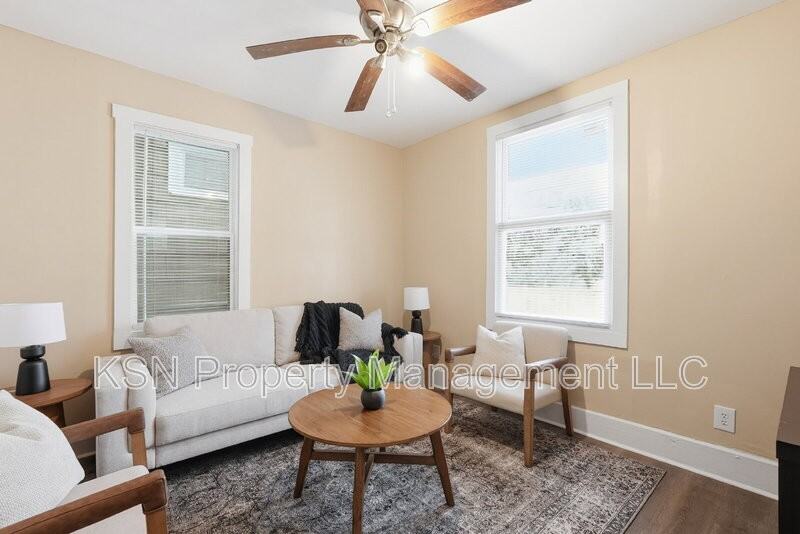 716 W 38th St - Photo 4 of 25