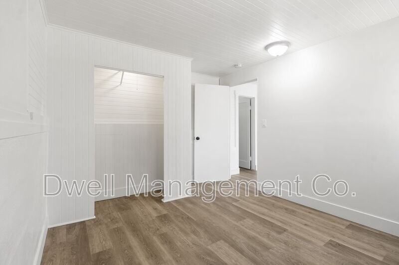 4535 Upland St - Photo 3 of 23