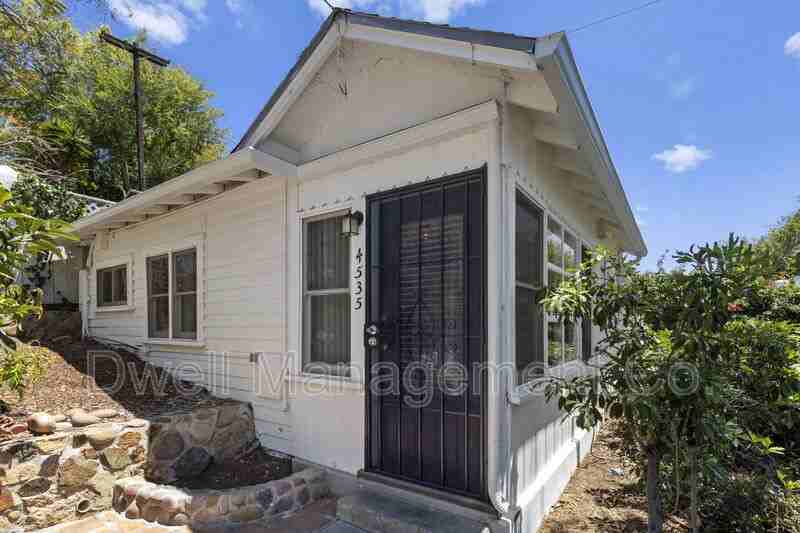 4535 Upland St - Photo 4 of 23