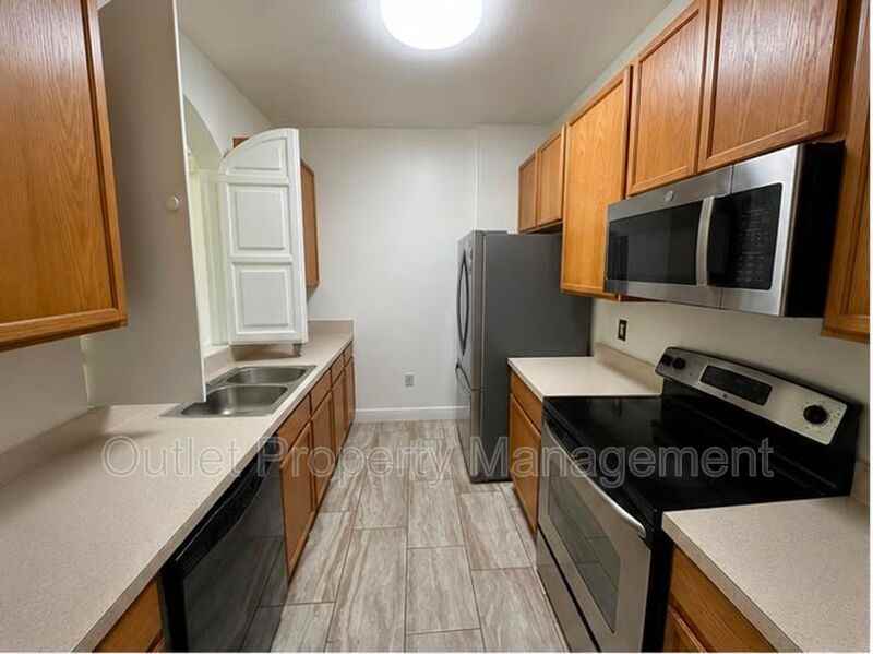 8630 Buccilli Dr #201 - Photo 2 of 9