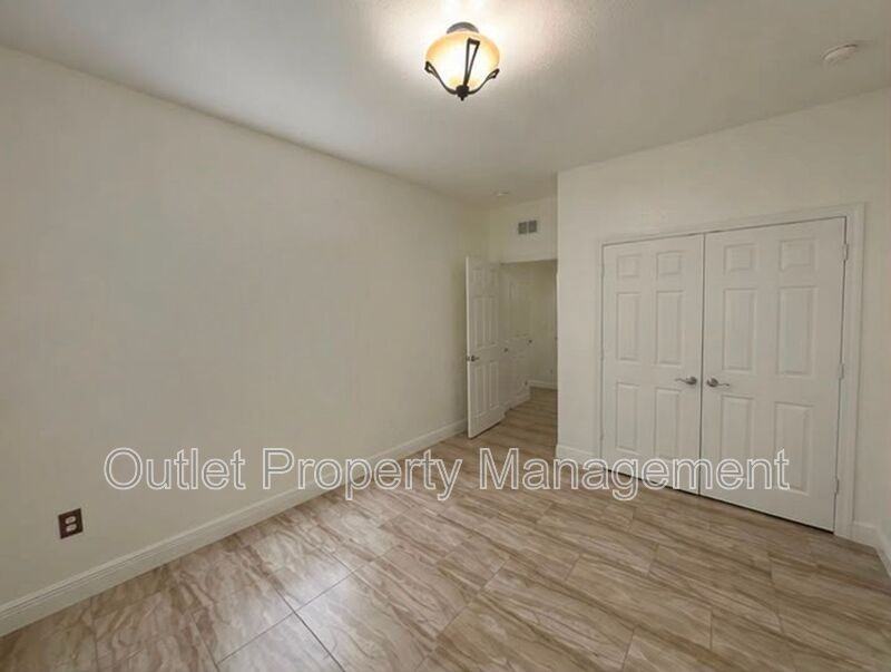 8630 Buccilli Dr #201 - Photo 6 of 9