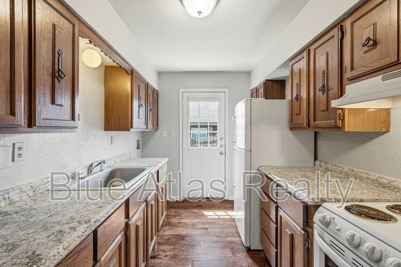 116 Arrowhead St - Photo 6 of 17