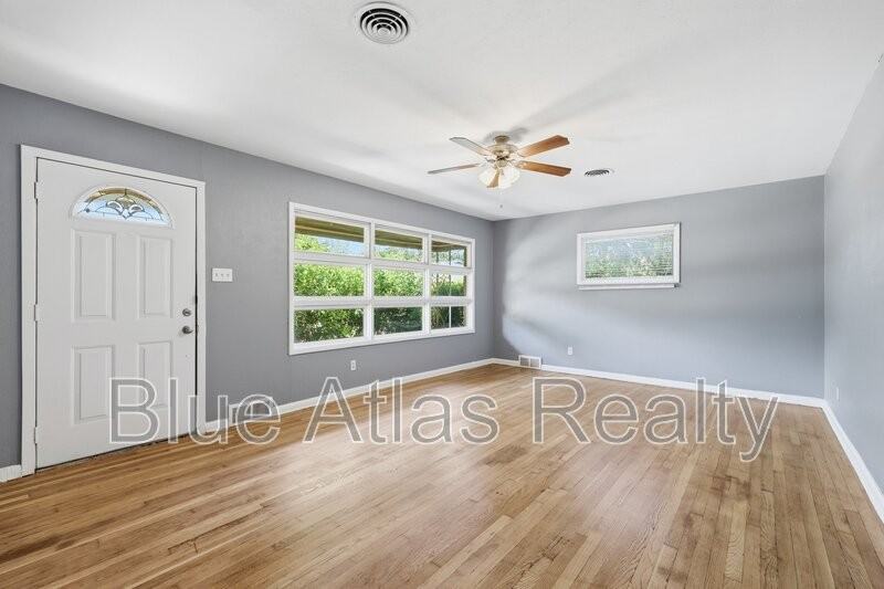 6901 Greenlee St - Photo 3 of 20
