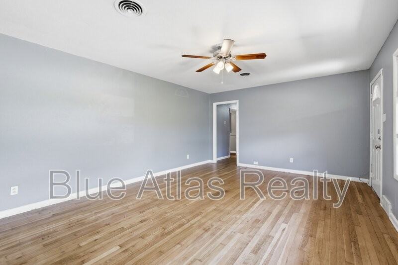 6901 Greenlee St - Photo 4 of 20