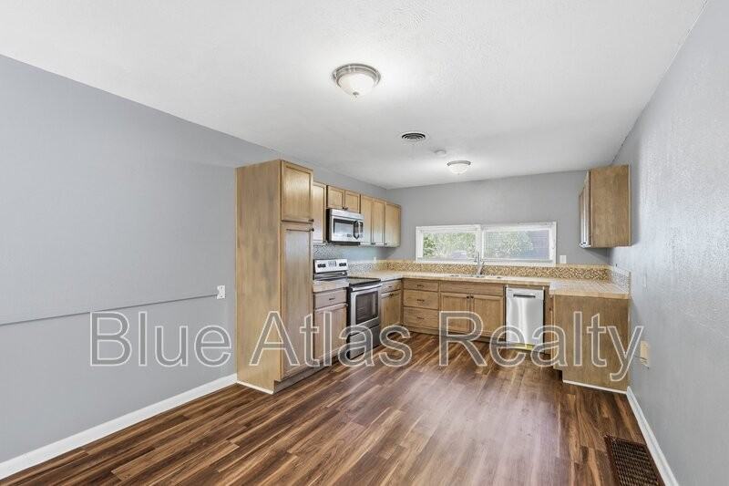 6901 Greenlee St - Photo 7 of 20