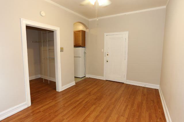 2827 N Burling St #01 - Photo 6 of 11