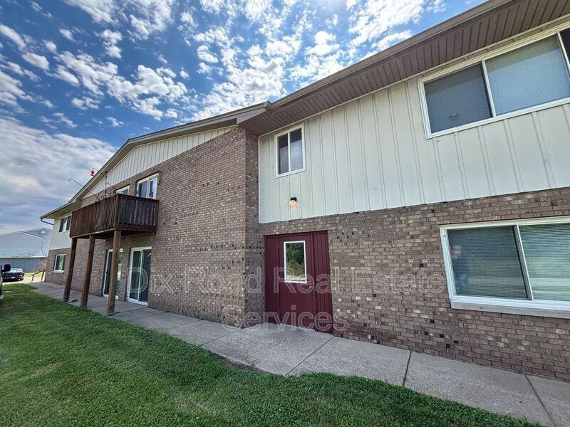417 Sycamore Rd #A2 - Photo 3 of 31