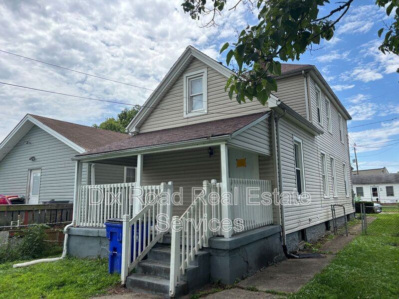 332 Hudson Ave - Photo 4 of 50