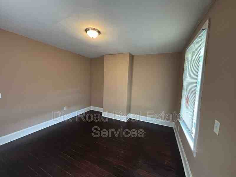 332 Hudson Ave - Photo 7 of 50