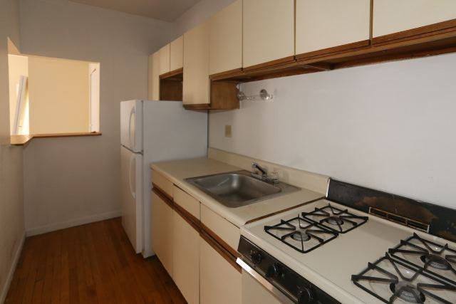 660 W Cornelia Ave #14 - Photo 4 of 21
