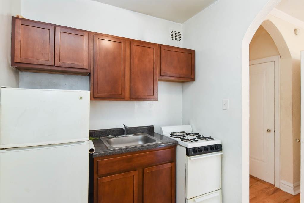 4829 N Damen Ave #206 - Photo 3 of 17