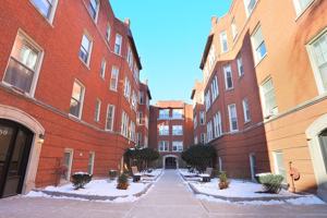 featured image of 550 W Aldine Ave #3S