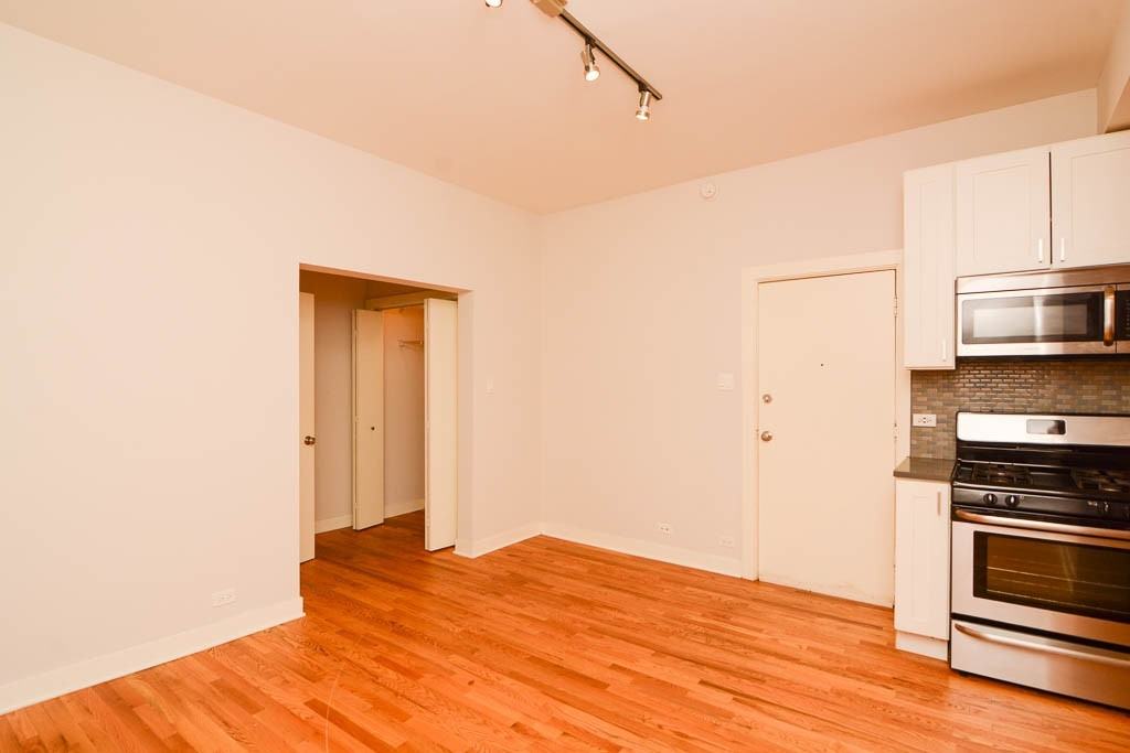 2420 N Kedzie Blvd #B03 - Photo 6 of 19