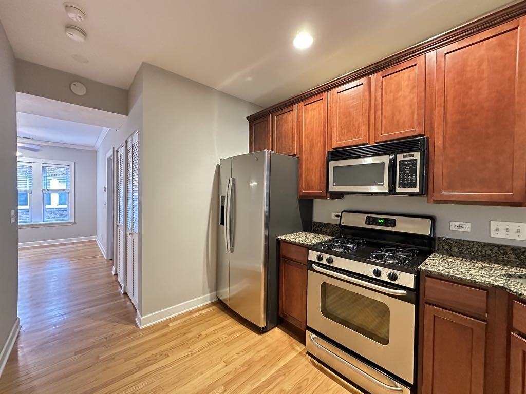 3254 N Clifton Ave #1W - Photo 3 of 21