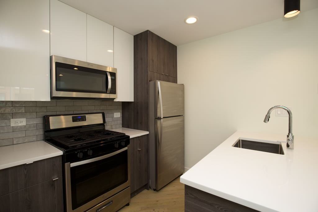 944 W Grace St #H201 - Photo 3 of 19