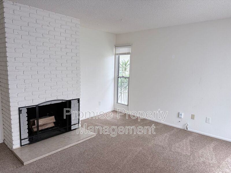 2311 - Photo 3 of 12