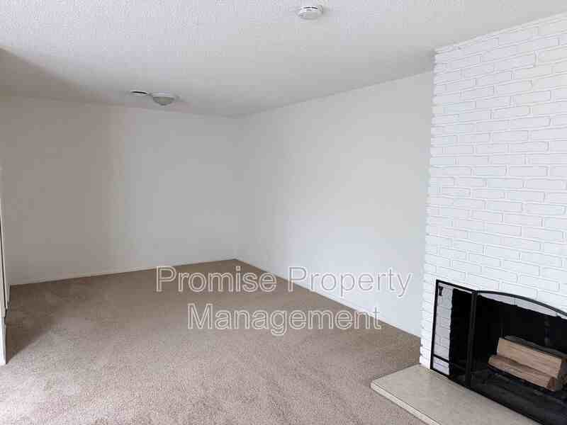 2311 - Photo 4 of 12