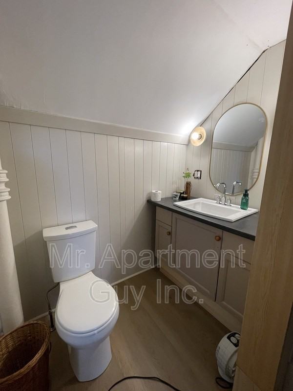 93 Main St W - Photo 7 of 9