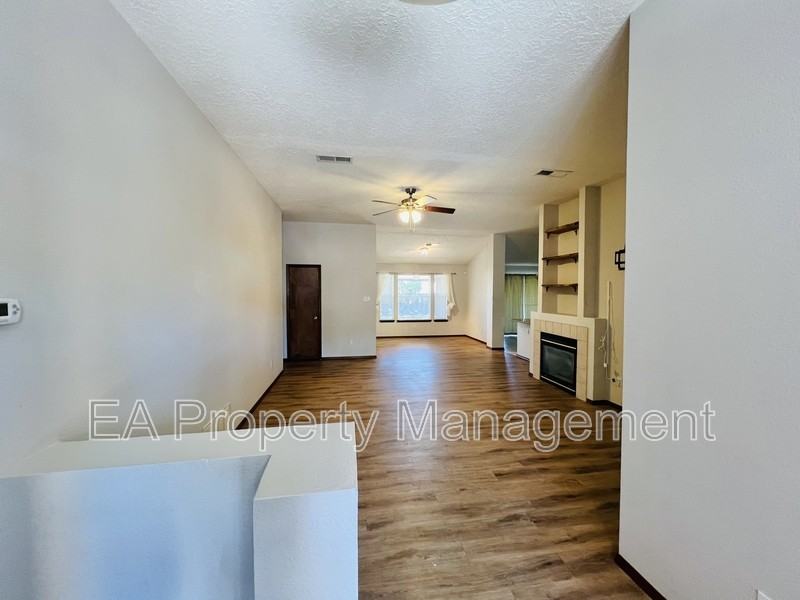 8016 Lynnhaven Pl Nw - Photo 3 of 23