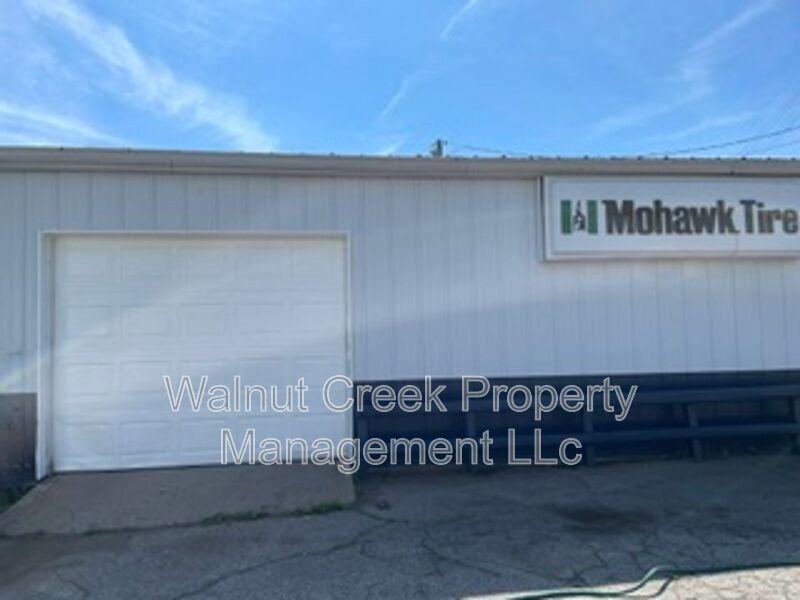 6015 Lake Ave - Photo 3 of 23