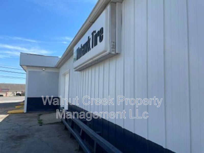 6015 Lake Ave - Photo 6 of 23
