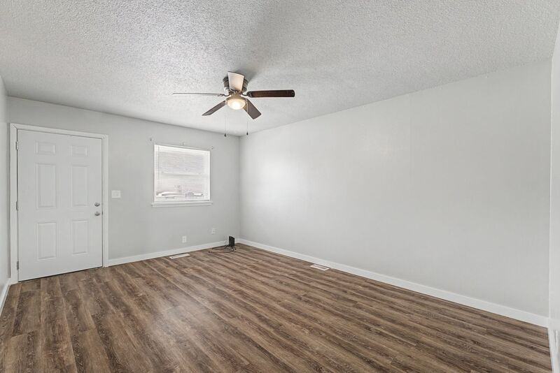 1305 W New Hope Rd - Photo 6 of 21
