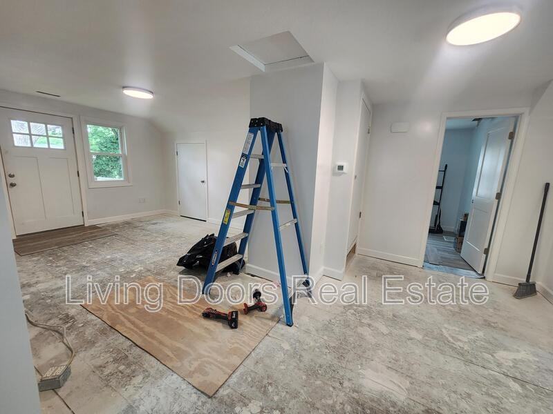 711 Nst #2 - Photo 5 of 7