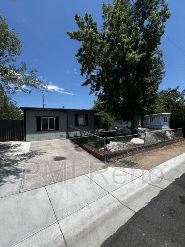 345 Raffetto Dr - Photo 2 of 14