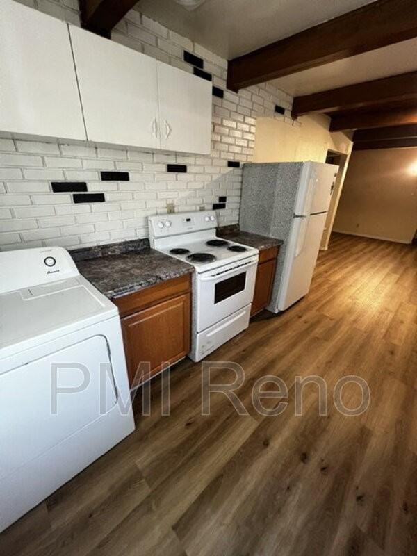 345 Raffetto Dr - Photo 4 of 14